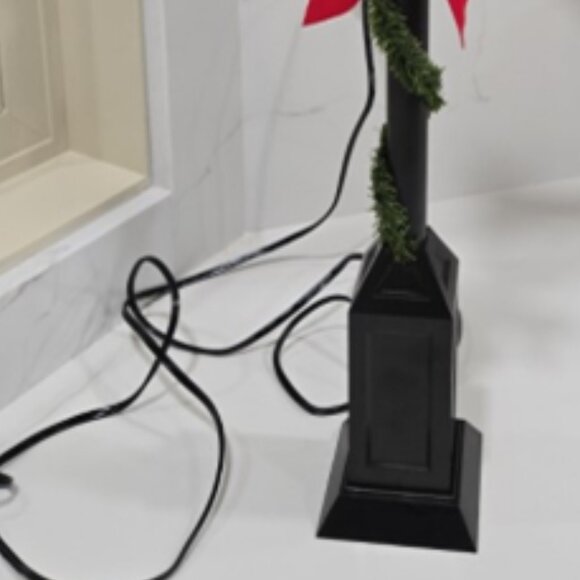 Byers' Lamplighter with electric streetlamp (2005) - Picture 6 of 9